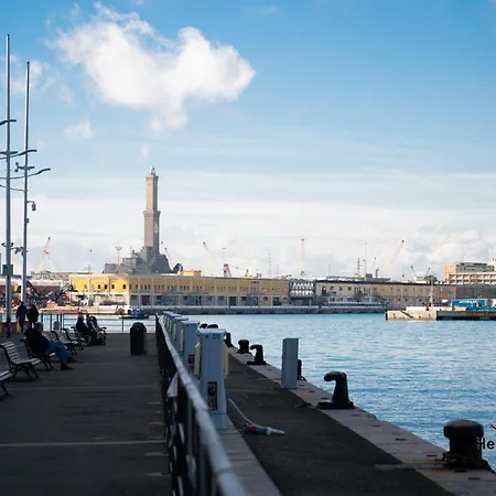 Centre Porto Antico 7min • Trains 4min